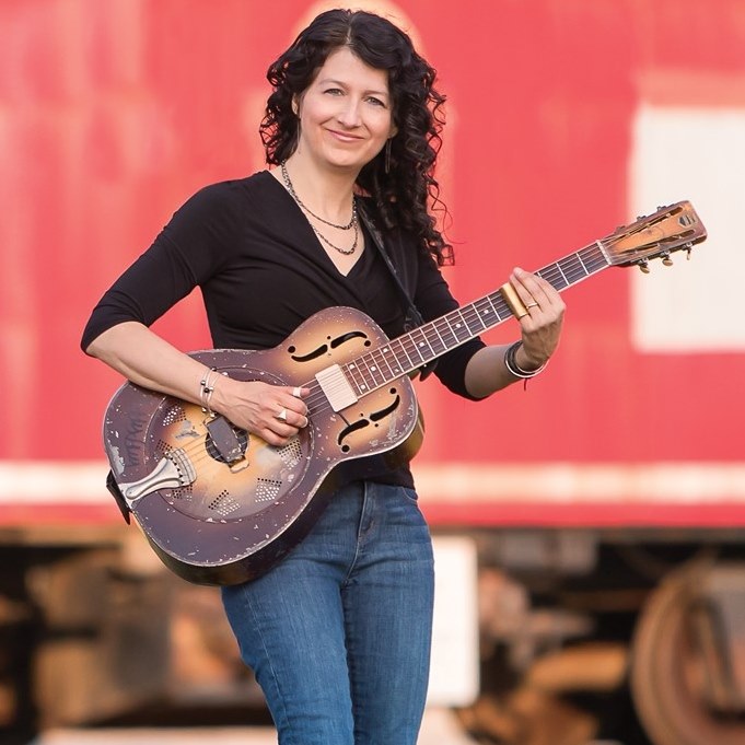 WFMT's Folkstage – Donna Herula, Blues Musician